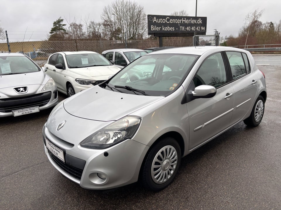 Renault Clio III 1,2 16V Authentique 5d