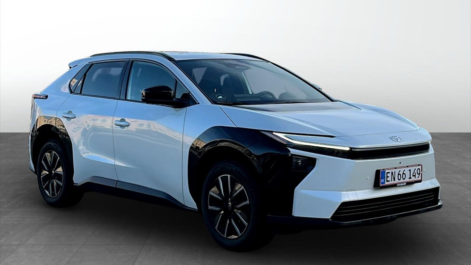 Toyota bZ4X 73 Executive 5d