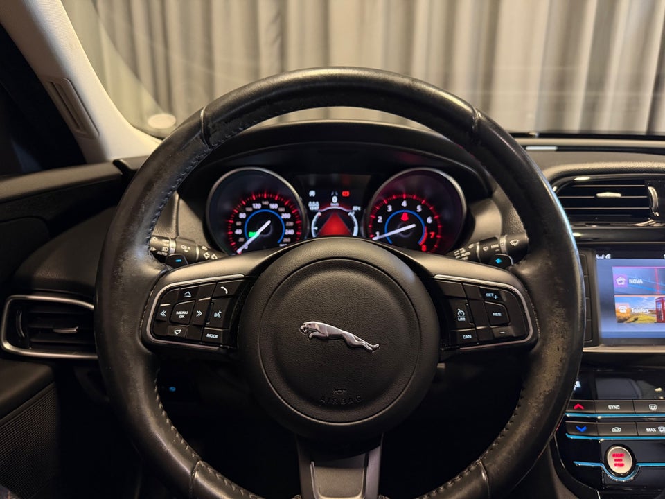 Jaguar XE 2,0 P200 Prestige aut. 4d
