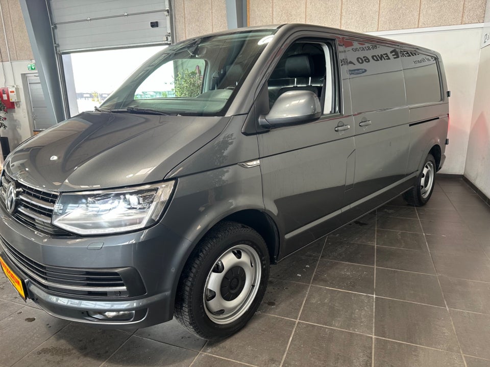 VW Transporter 2,0 TDi 204 Kassevogn DSG lang