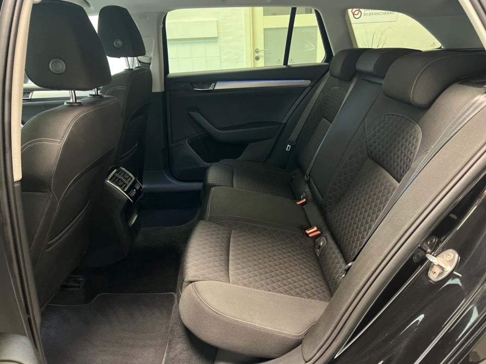 Skoda Superb 2,0 TDi 150 Style Combi DSG 5d