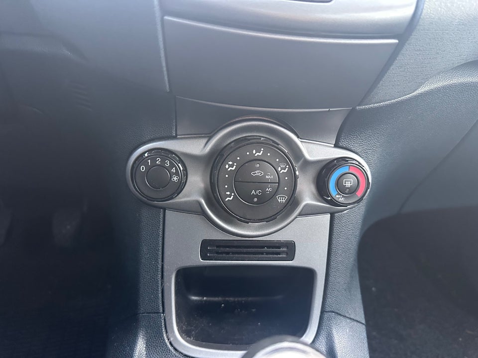 Ford Fiesta 1,25 82 Titanium 5d