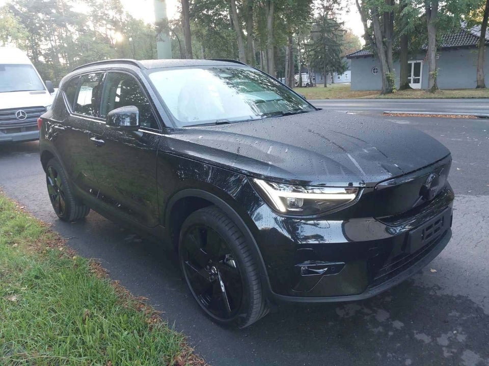 Volvo EX40 Twin Black Edition 5d