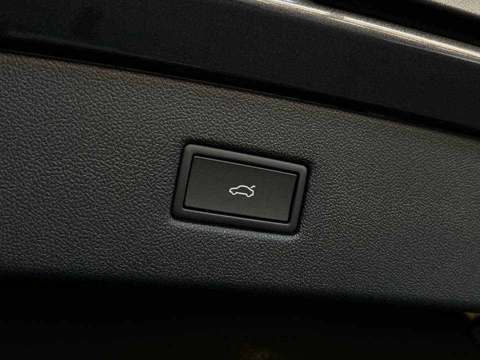 Ford Capri 77 Premium Extended Range 5d