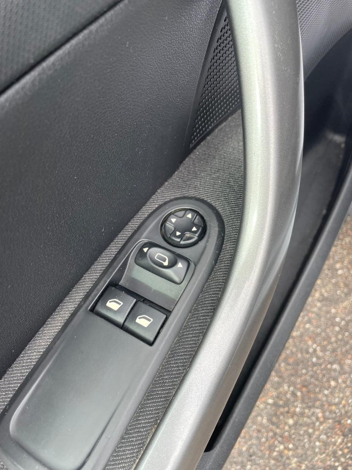 Peugeot 308 1,6 VTi Comfort+ 5d