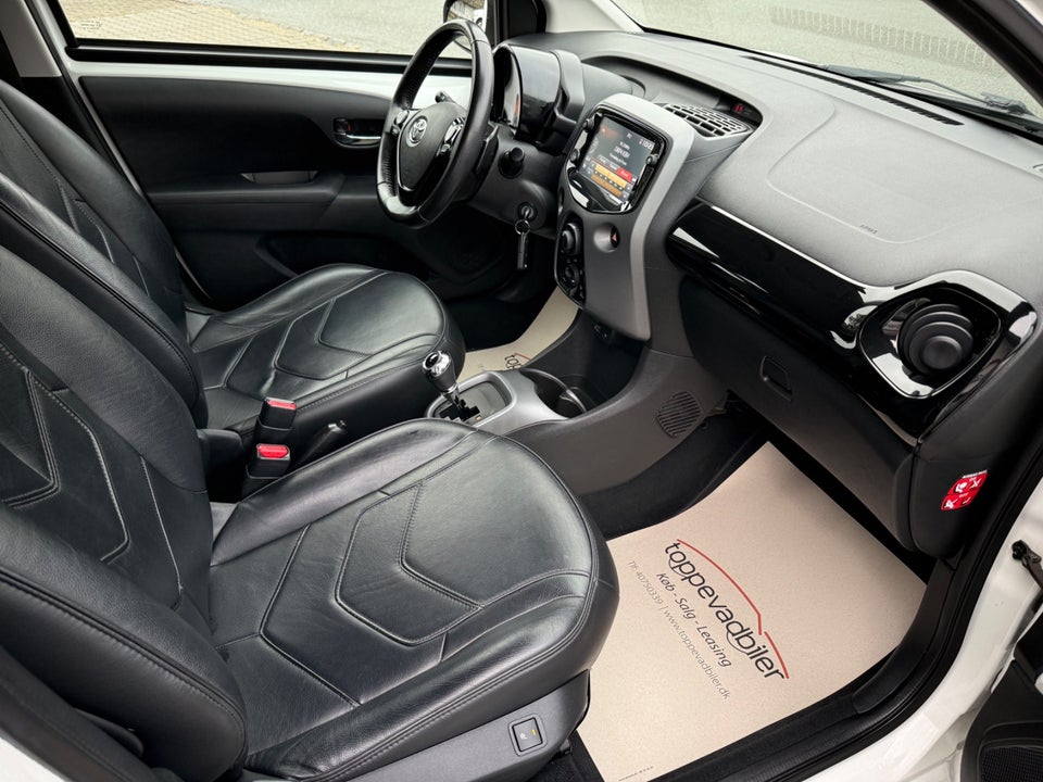 Toyota Aygo 1,0 VVT-i x-clusiv x-shift 5d