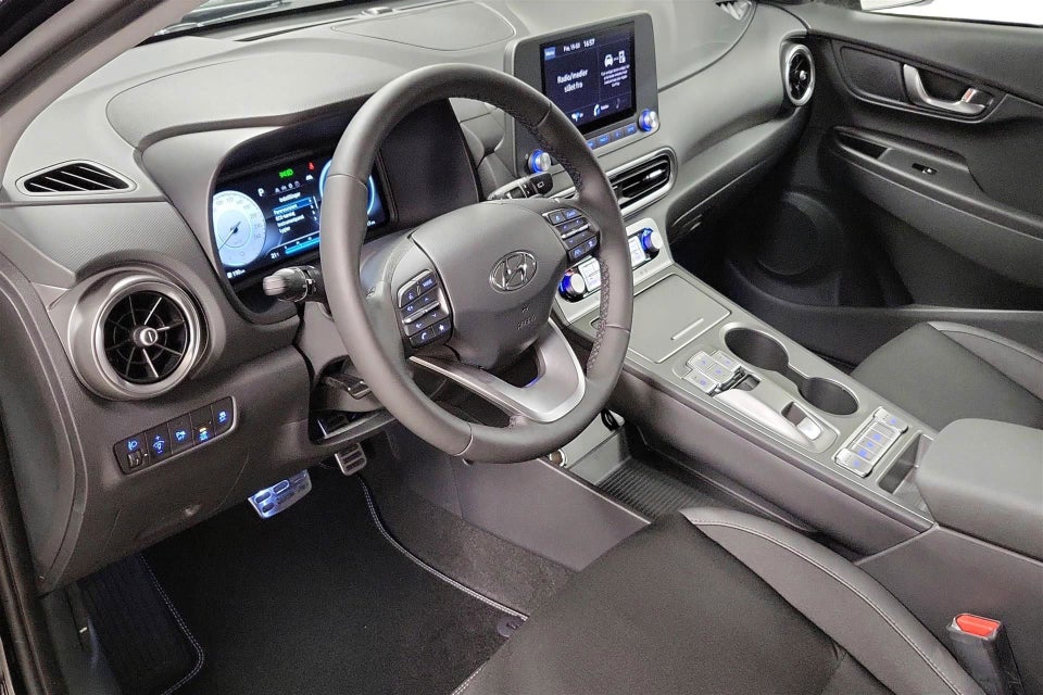 Hyundai Kona 64 EV Essential 5d