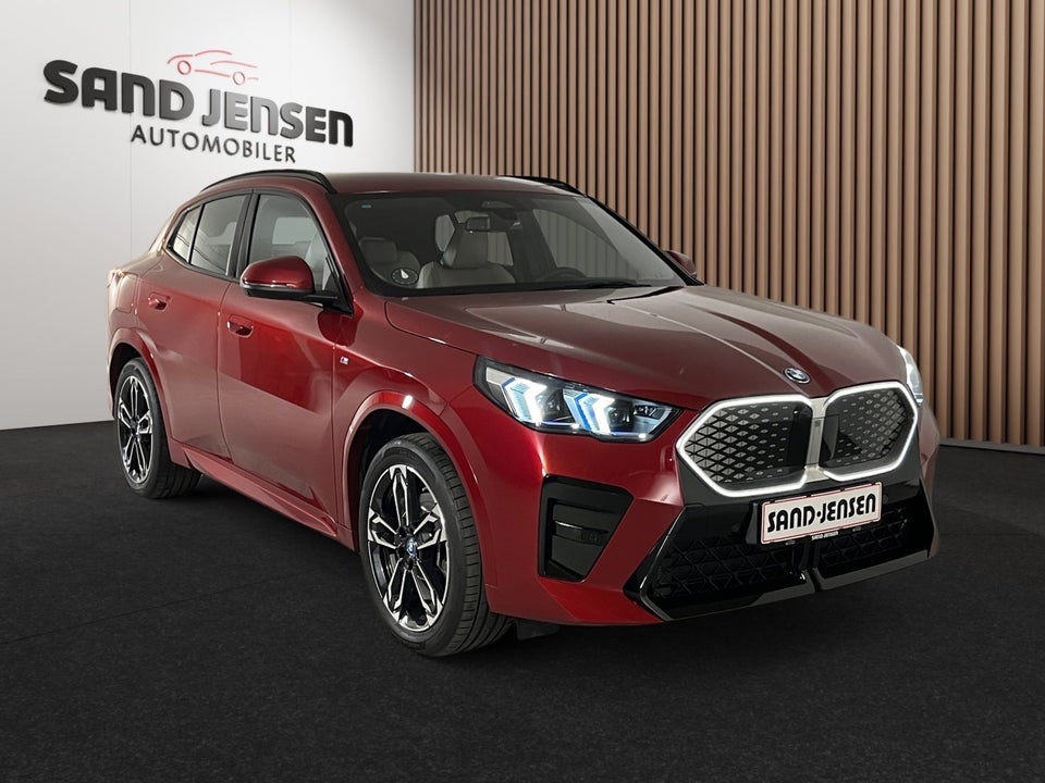 BMW iX2 xDrive30 Fully Charged M-Sport 5d