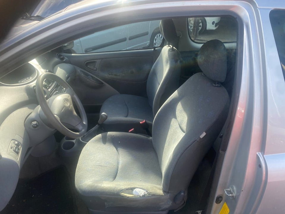Toyota Yaris 1,0 Luna 3d