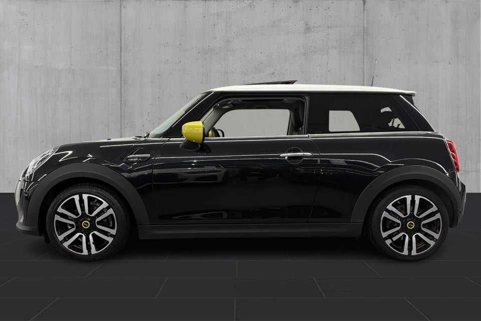 MINI Cooper SE Essential 3d