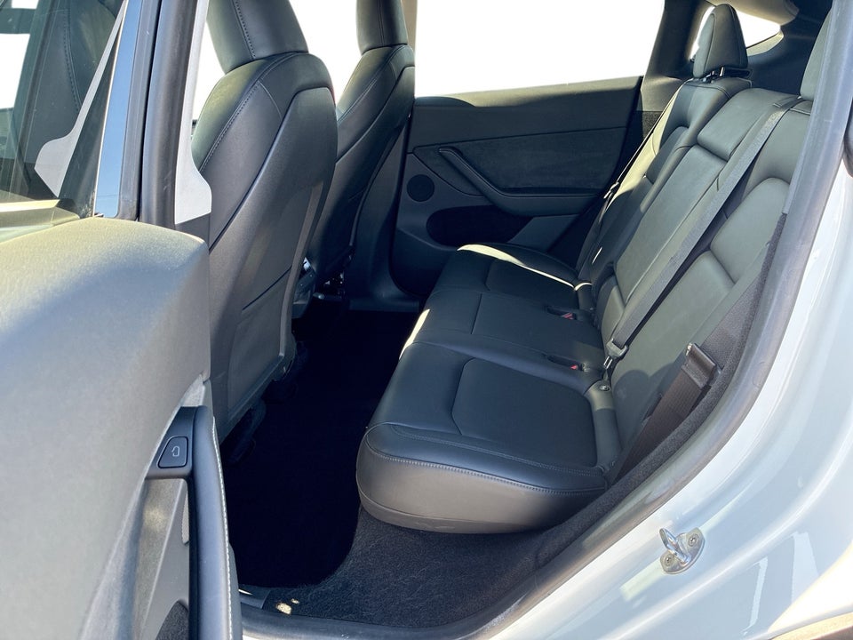 Tesla Model Y Long Range AWD 5d