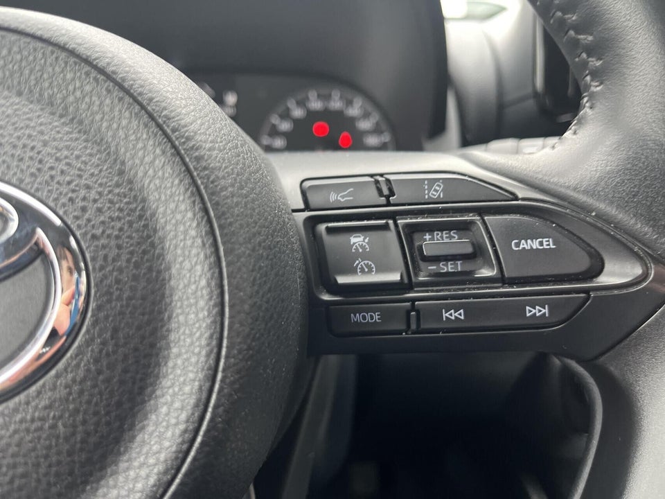 Toyota Yaris 1,5 Hybrid Active Tech+ e-CVT 5d