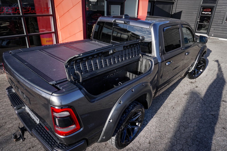 Dodge RAM 1500 5,7 V8 Hemi Limited Night aut. 4d