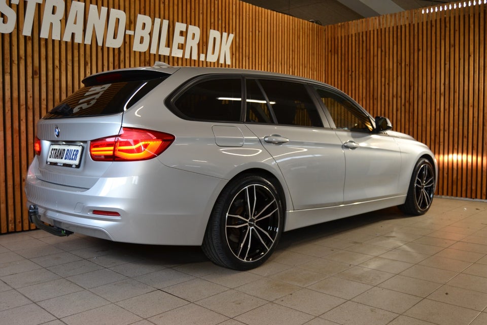 BMW 320i 2,0 Touring aut. 5d