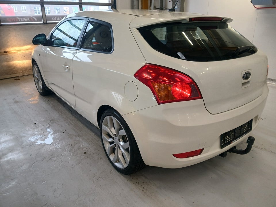 Kia Ceed 1,6 CRDi Sport 5d