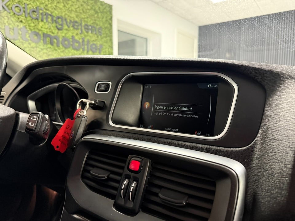 Volvo V40 1,6 D2 115 Momentum aut. 5d