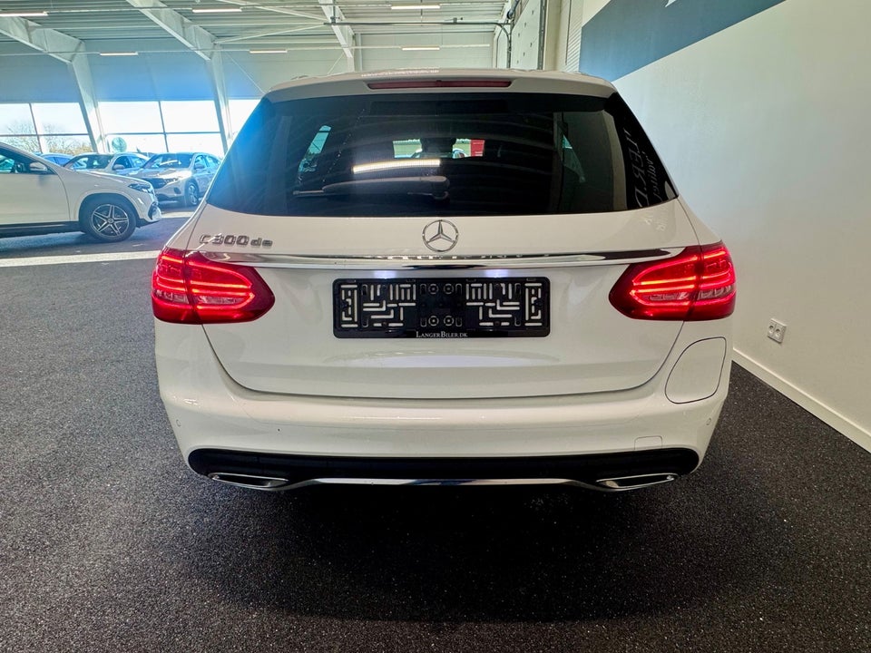 Mercedes C300 de 2,0 AMG Line stc. aut. 5d