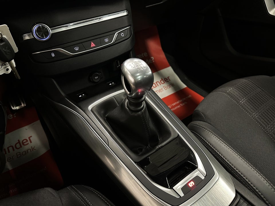 Peugeot 308 1,6 BlueHDi 120 Allure Sky 5d