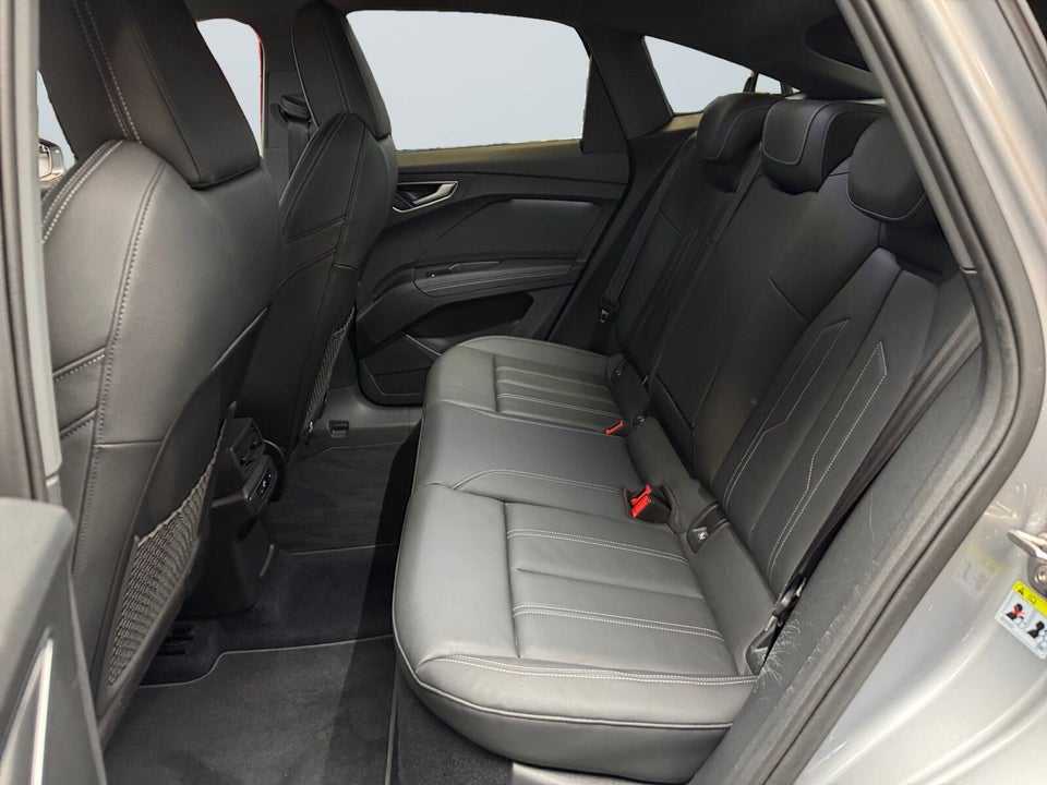 Audi Q4 e-tron 45 Advanced Sportback quattro 5d