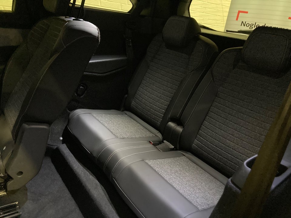 Peugeot e-5008 77 Allure 7prs 5d