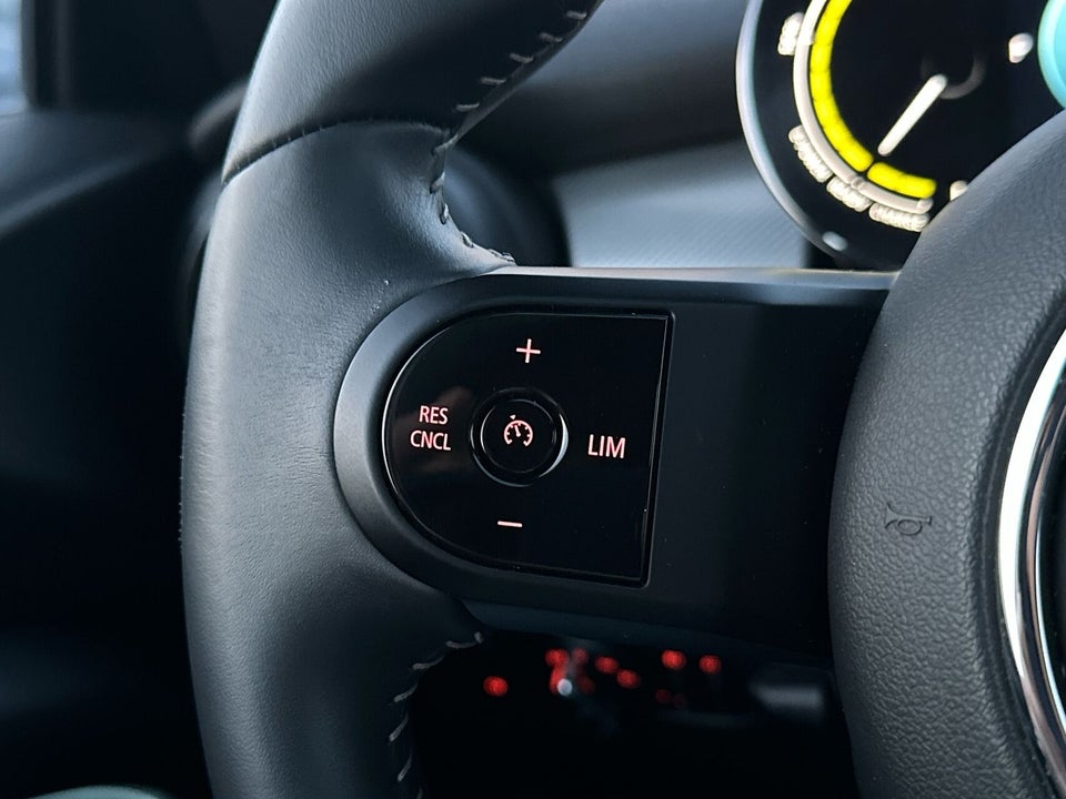 MINI Cooper SE Yours Trim 3d