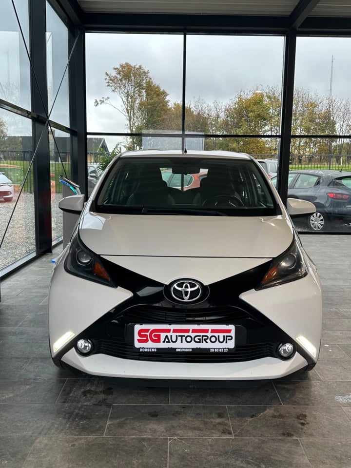 Toyota Aygo 1,0 VVT-i x-press 5d