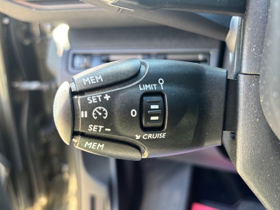 Peugeot 3008 1,2 e-THP 130 Allure EAT6 5d