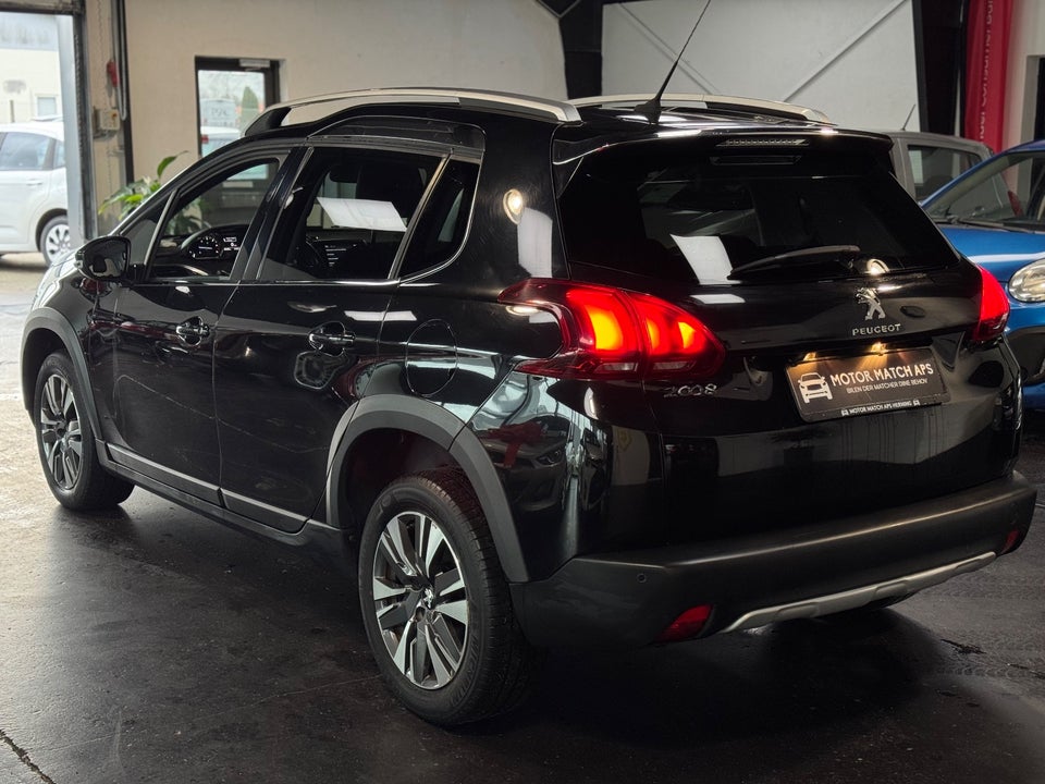 Peugeot 2008 1,6 BlueHDi 100 Allure Sky 5d