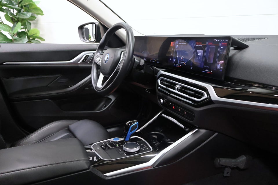 BMW i4 eDrive40 Charged 5d