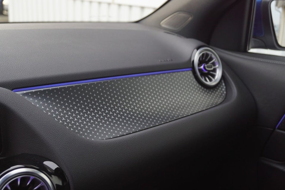 Mercedes EQA300 Progressive 4Matic 5d