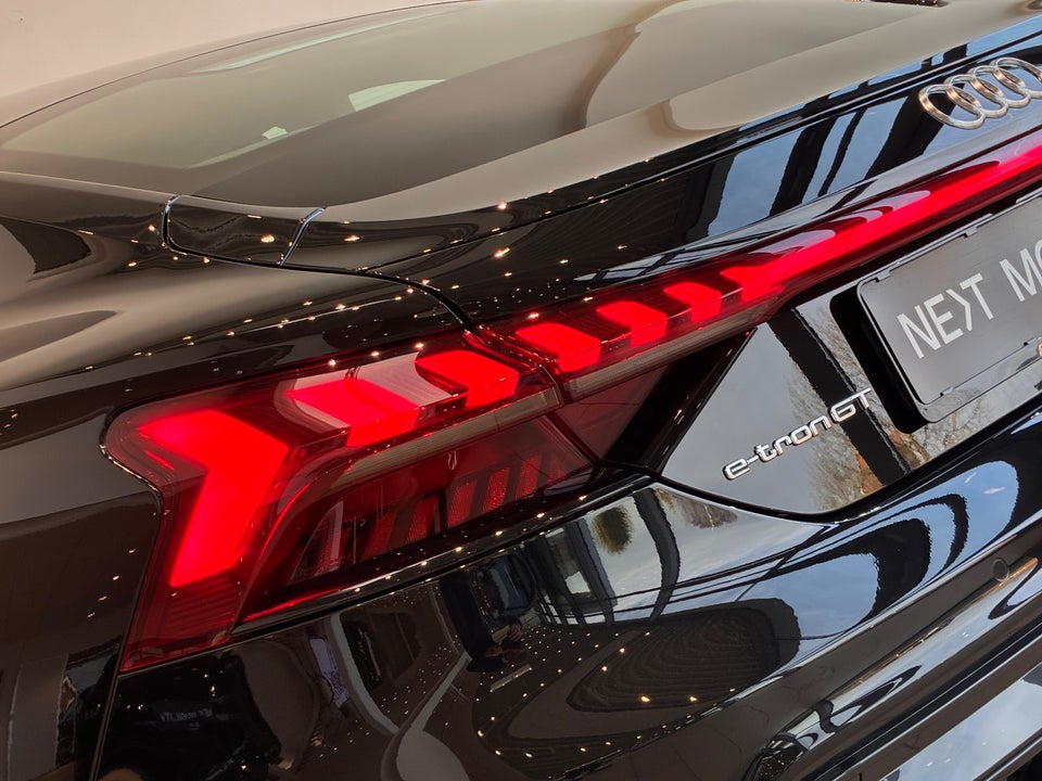 Audi e-tron GT quattro 4d