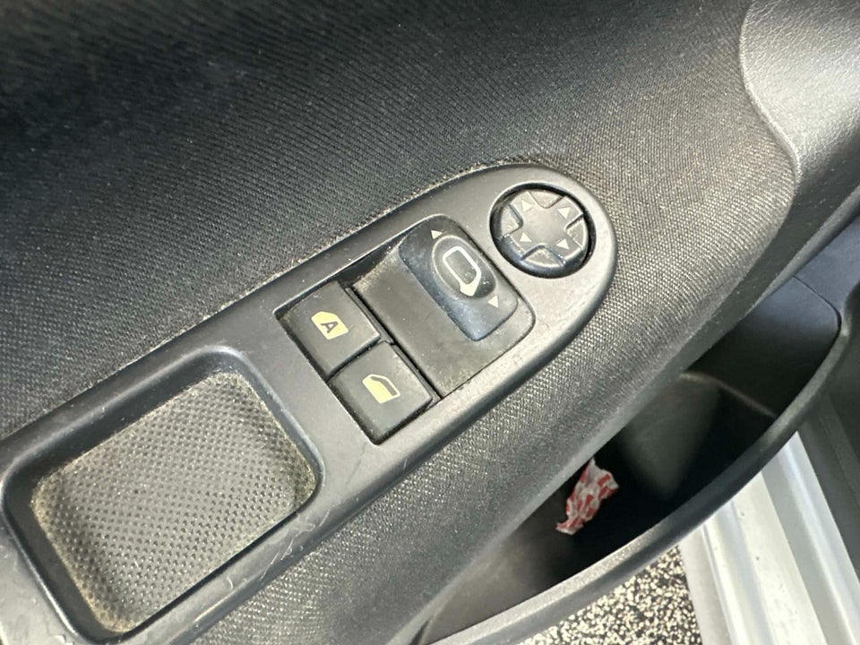 Peugeot 207 1,4 HDi 70 Active 5d