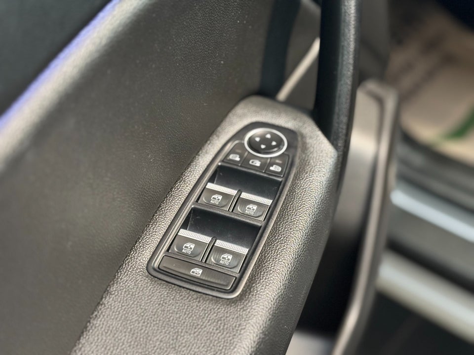 Renault Captur 1,6 E-Tech Intens 5d