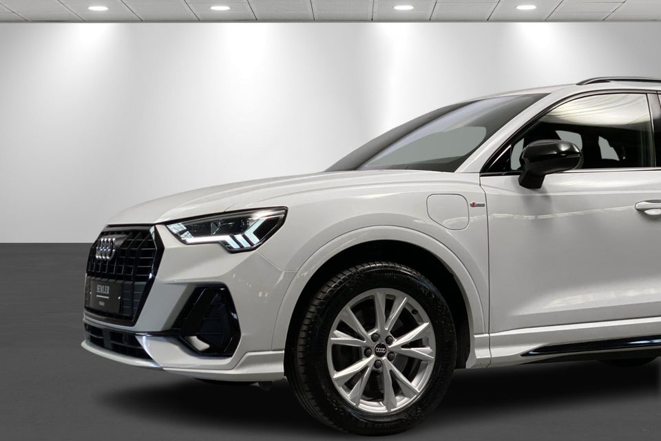 Audi Q3 45 TFSi e S-line+ S-tr. 5d