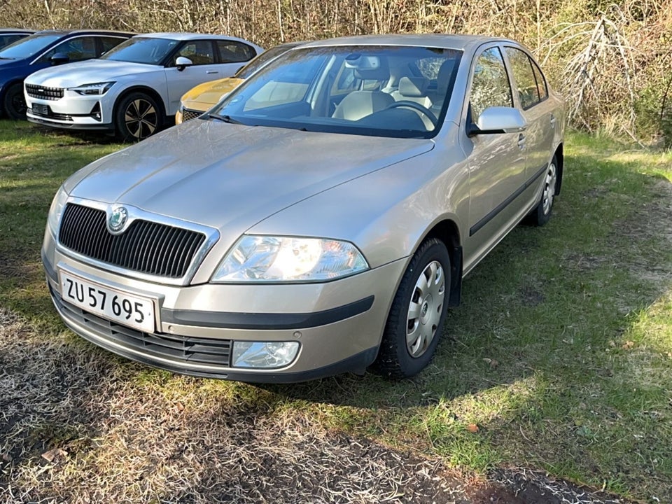 Skoda Octavia 2,0 FSi Elegance 5d