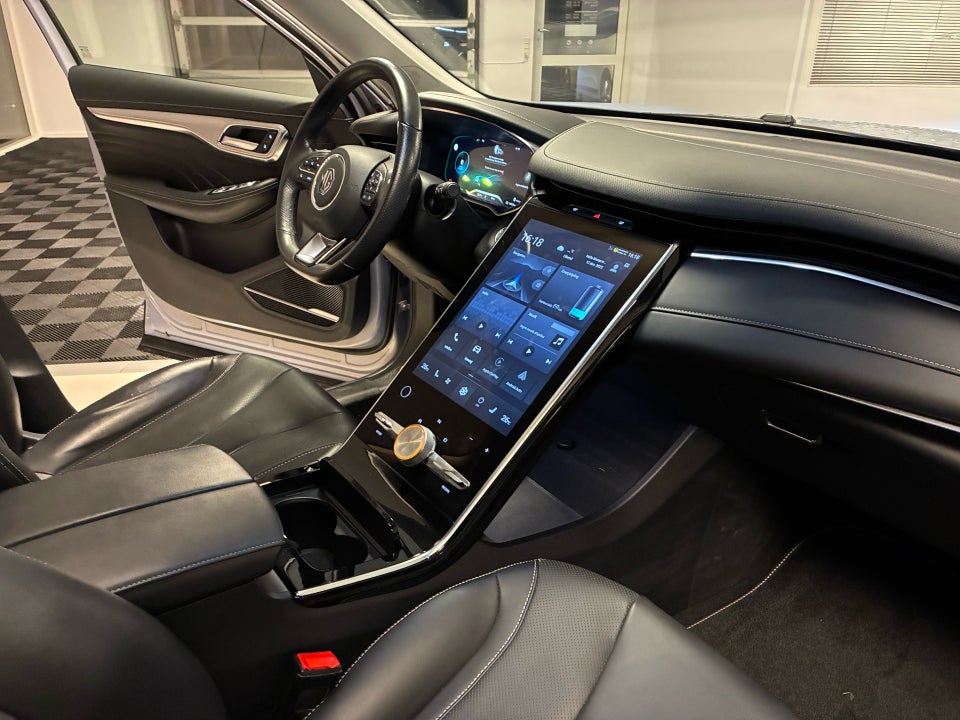 MG Marvel R Luxury 5d