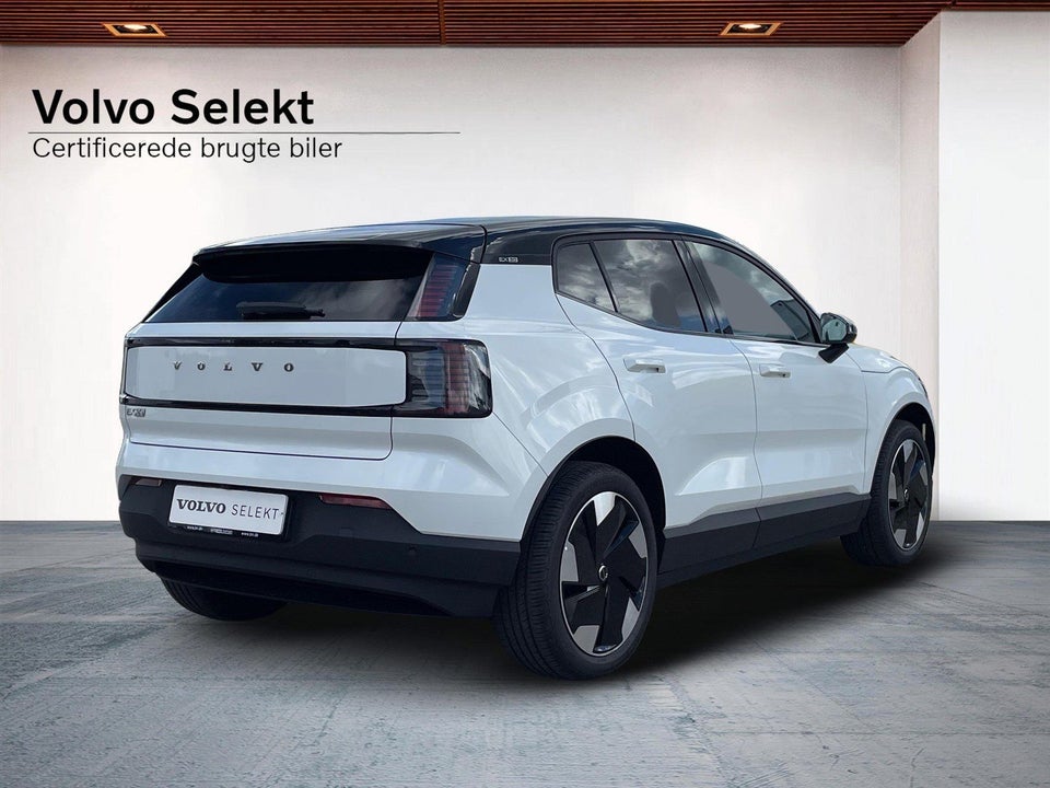 Volvo EX30 Extended Range Plus 5d