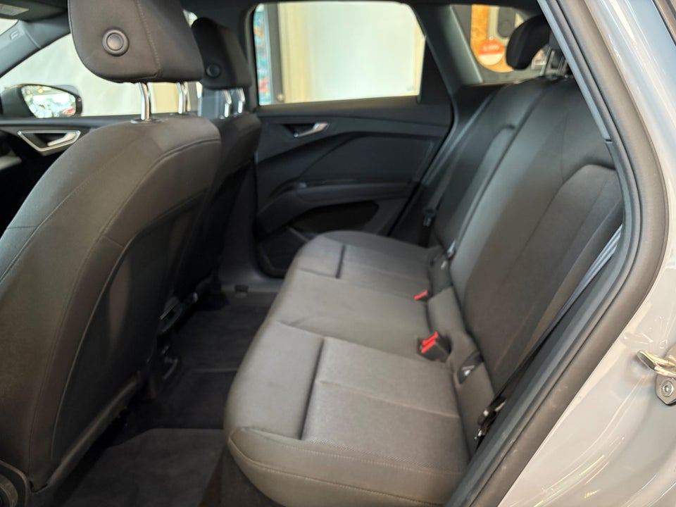 Audi Q4 e-tron 40  5d