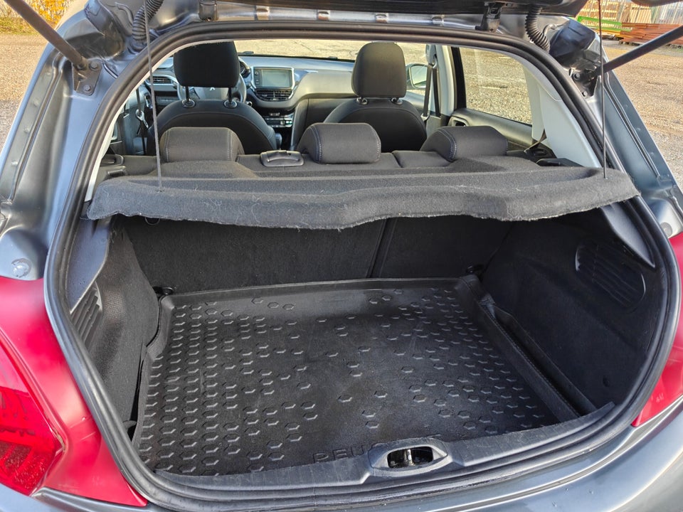 Peugeot 208 1,2 VTi Allure 5d