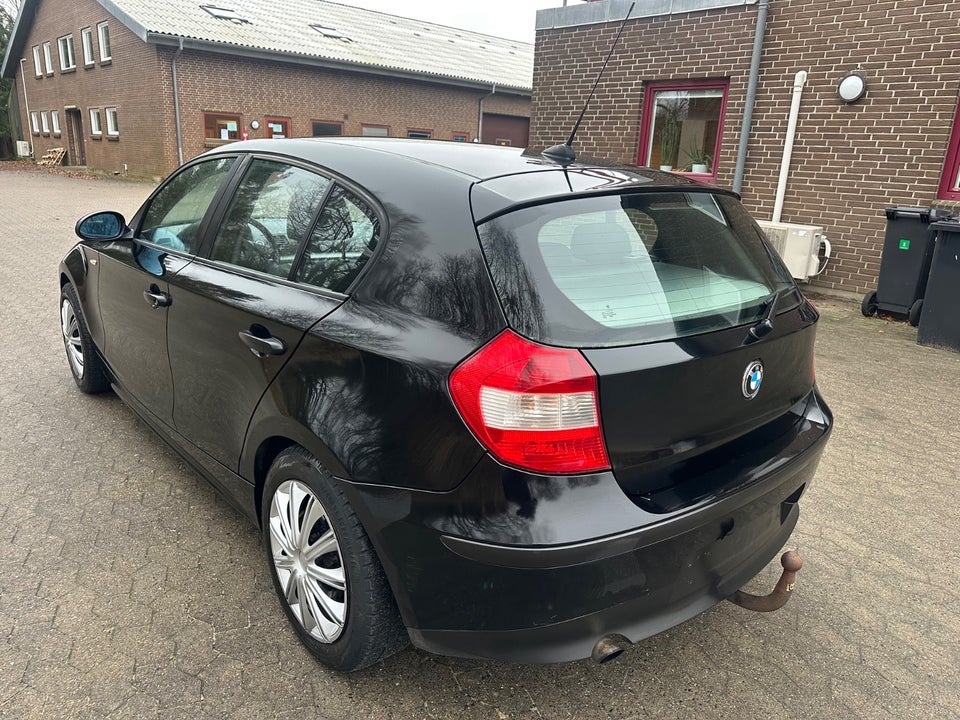 BMW 116i 1,6 Advantage 5d