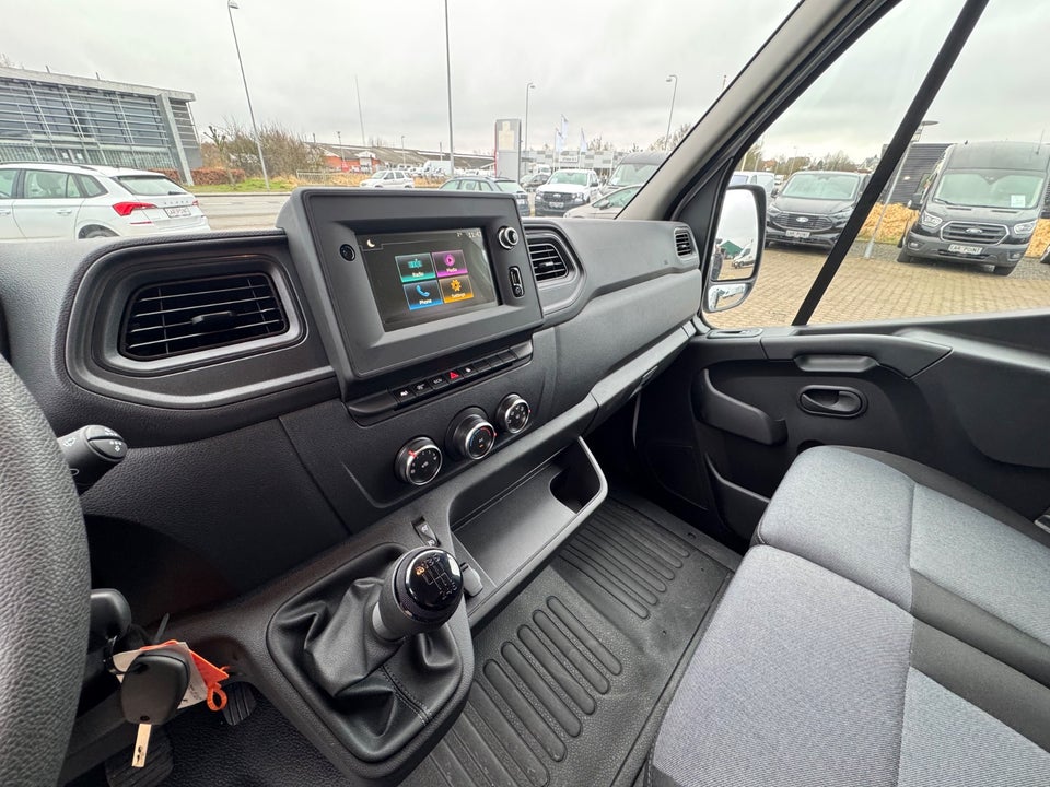 Nissan Interstar 2,0 dCi 150 L2H2 N-Connecta Van