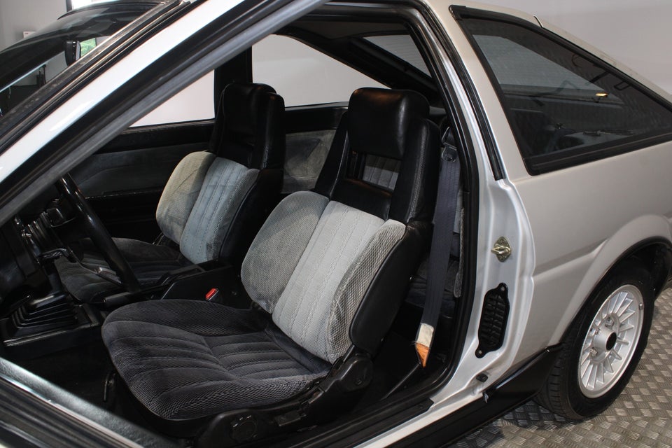 Toyota Corolla 1,6 GT Coupé 3d