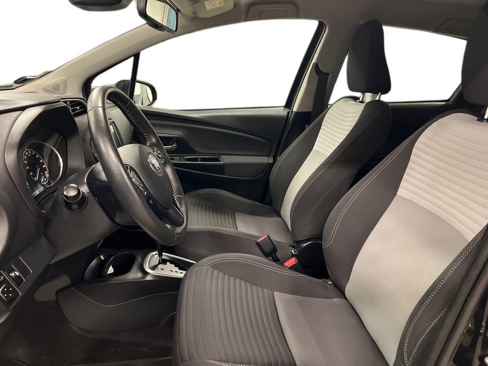 Toyota Yaris 1,5 Hybrid H3 Limited Smart e-CVT 5d