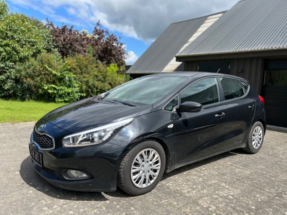 Kia Ceed 1,6 CRDi 128 Active+ 5d