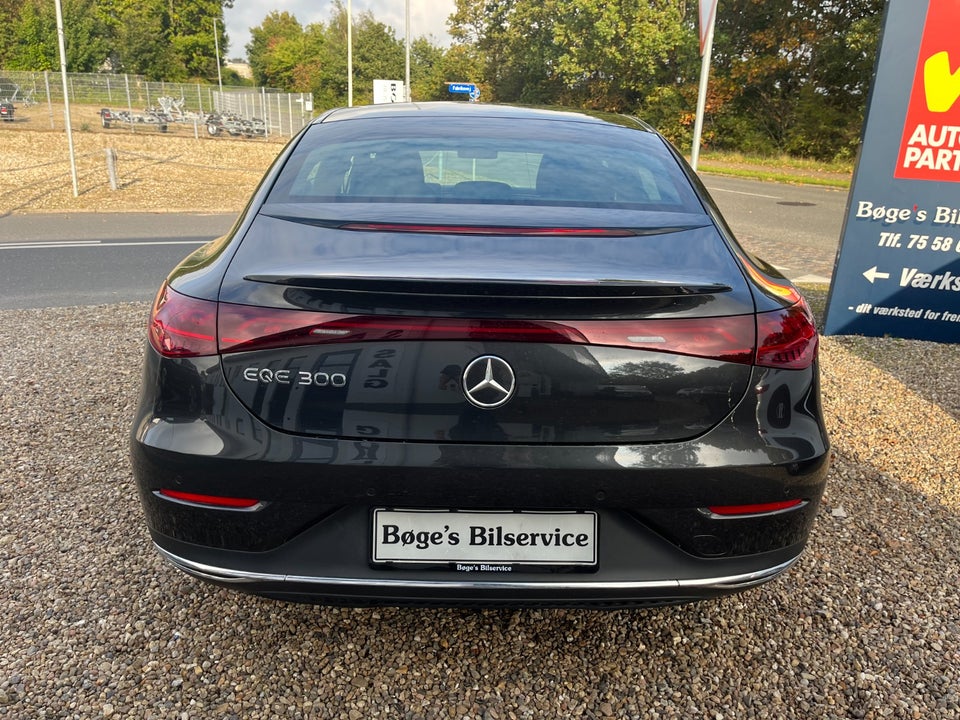 Mercedes EQE300 Electric Art 4d