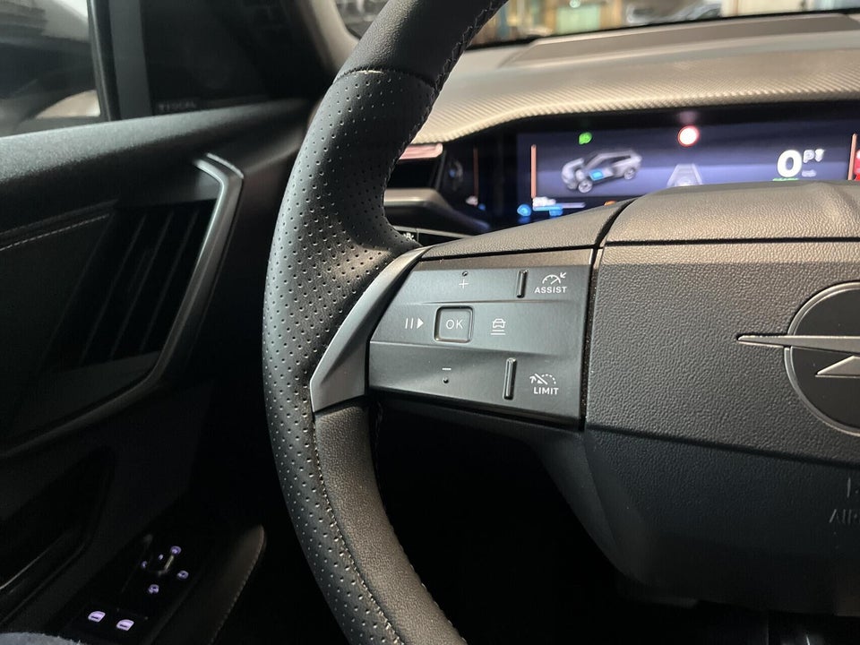 Opel Grandland-e 73 GS Sky 5d