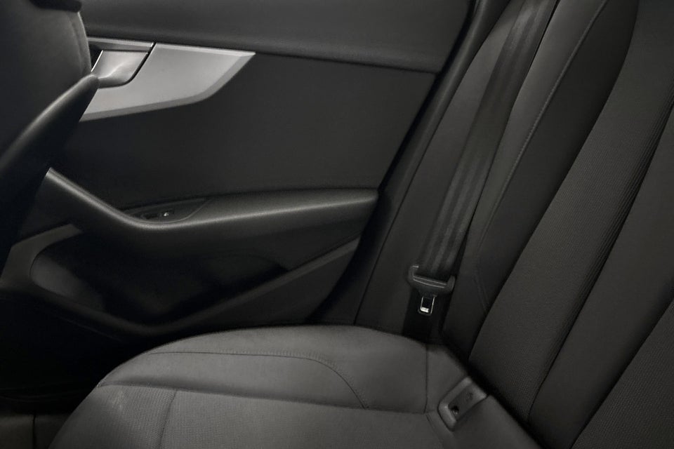 Audi A4 40 TFSi Advanced Prestige Tour plus S-tr. 4d