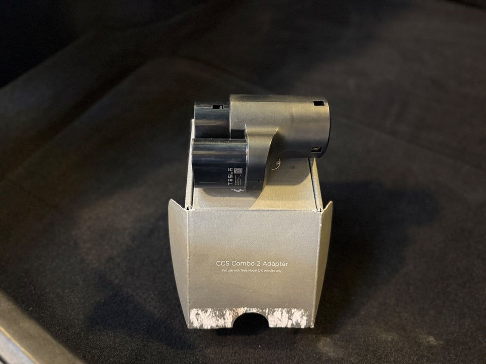 Tesla Model S P85D 5d