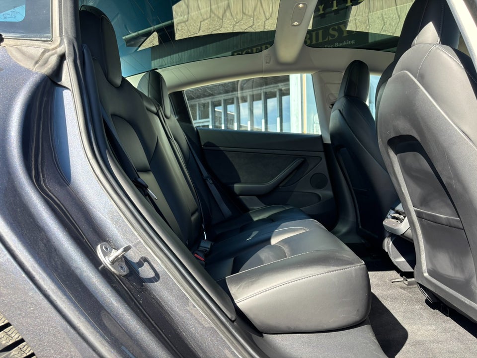 Tesla Model 3 Standard Range+ RWD 4d