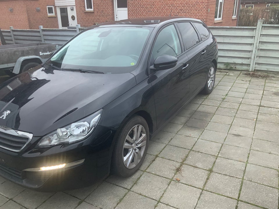 Peugeot 308 1,2 e-THP 110 Access SW 5d